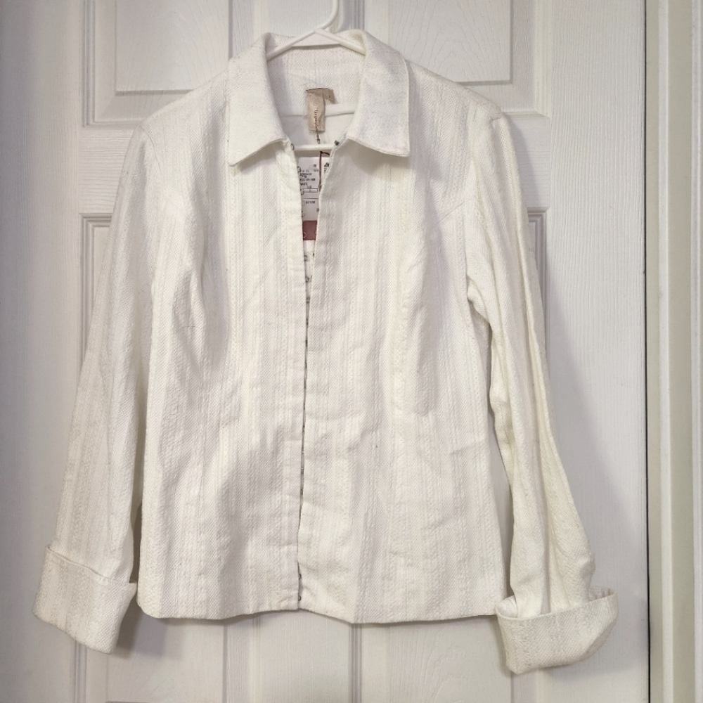 NWT Language long-sleeved hook blouse